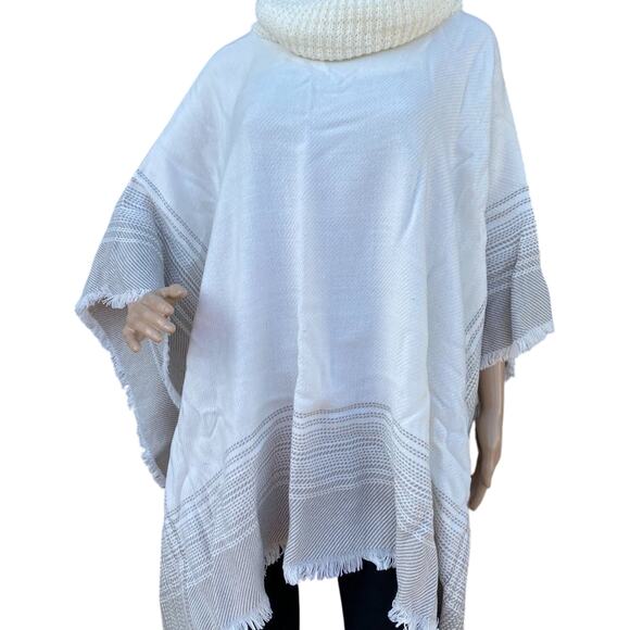 New Accessory Street Ivory Glittery Knit Turtleneck Pullover Fringed Poncho OS - Picture 7 of 8